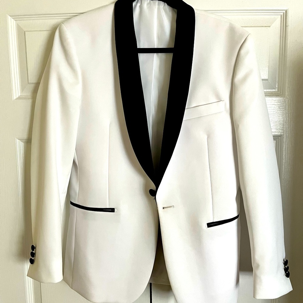 Men’s wearhouse tux white jacket 38S slim fit.